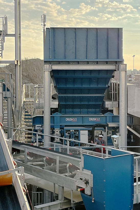 Primary and secondary crusher for concrete recycling Crush + Size