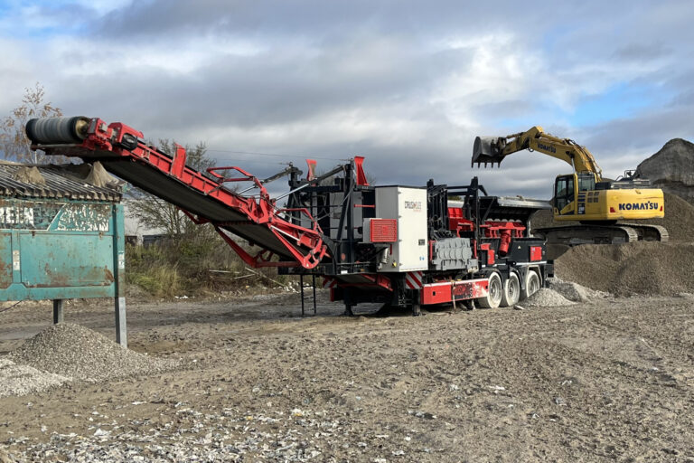 crushandsize-mobile-crusher-cst771-concrete-recycling