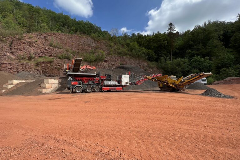 CST 771 im Einsatz Asphalt (15)